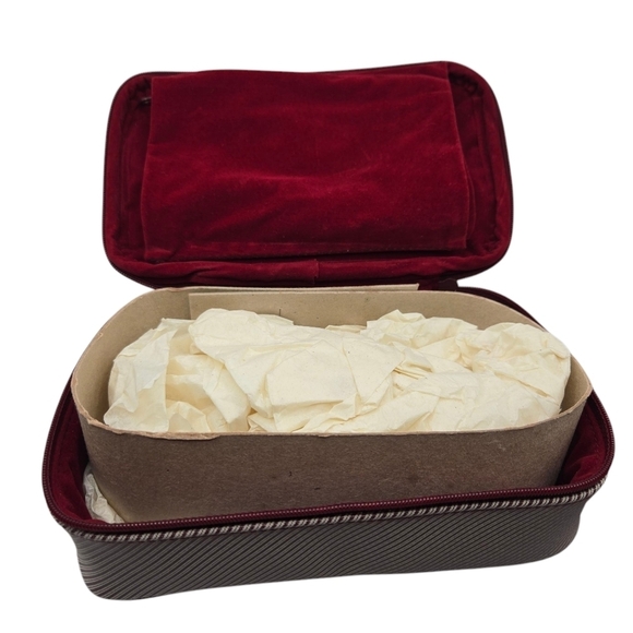 Vintage Leather Maroon Travel Cosmetics Bag Red Velvet Inner Pockets - Picture 5 of 7